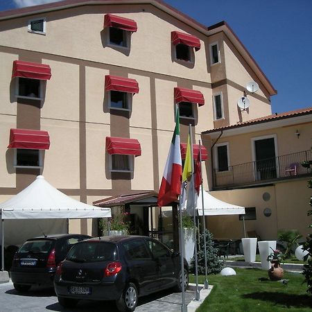 Hotel De Meis Capistrello Екстериор снимка