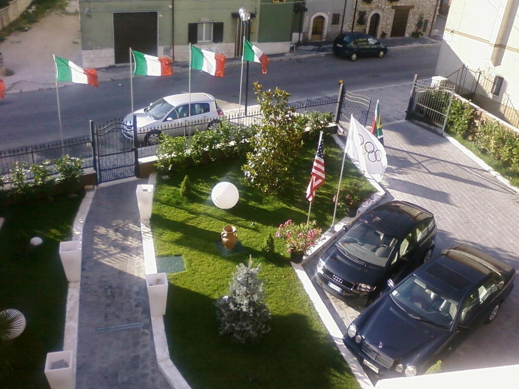 Hotel De Meis Capistrello Екстериор снимка