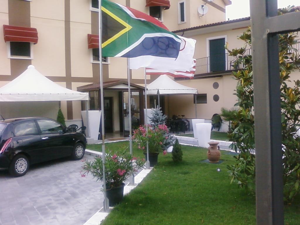 Hotel De Meis Capistrello Екстериор снимка