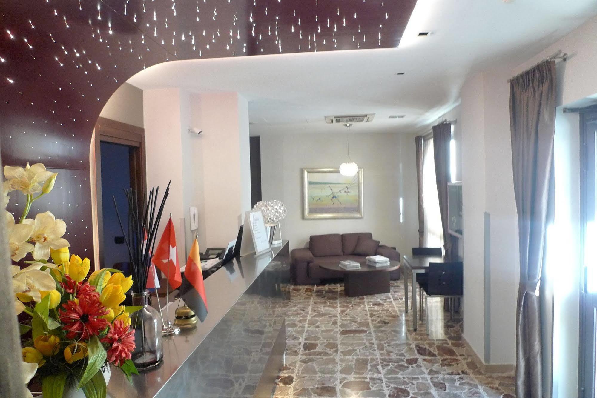 Hotel De Meis Capistrello Екстериор снимка