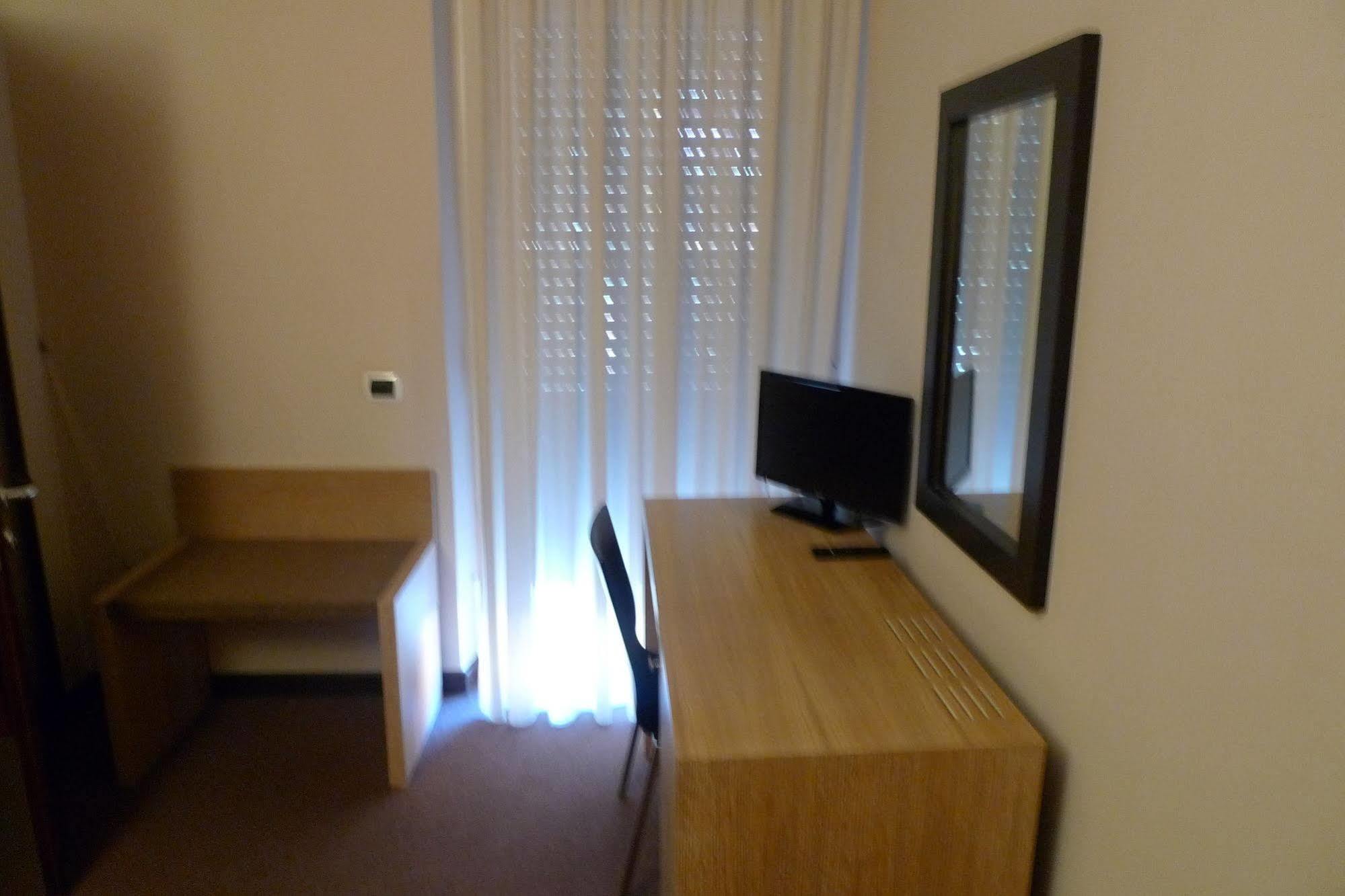 Hotel De Meis Capistrello Екстериор снимка