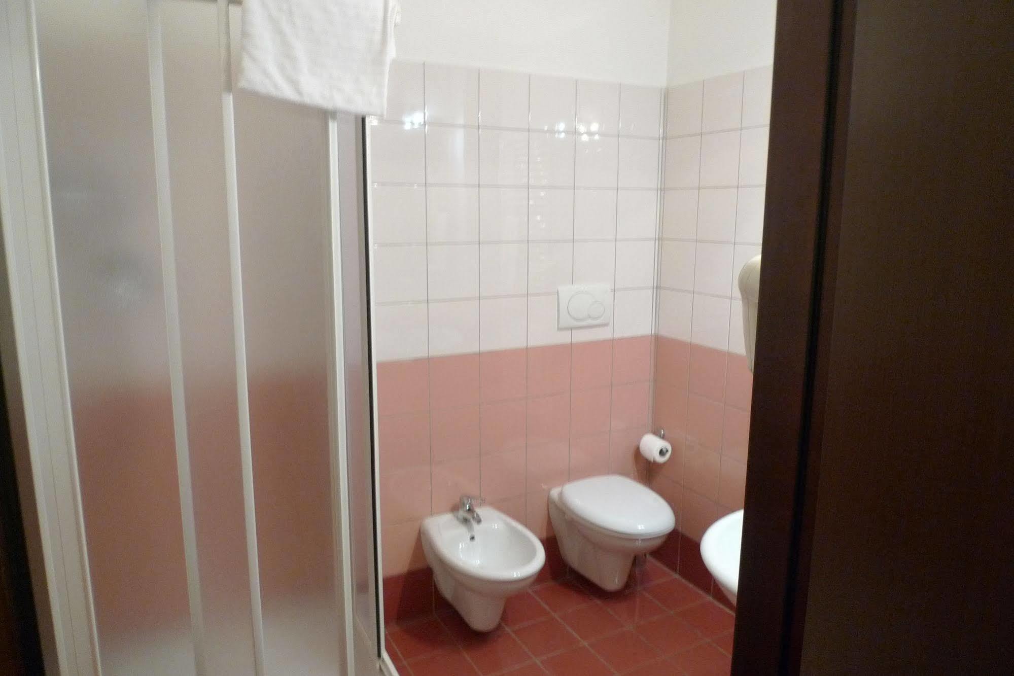 Hotel De Meis Capistrello Екстериор снимка
